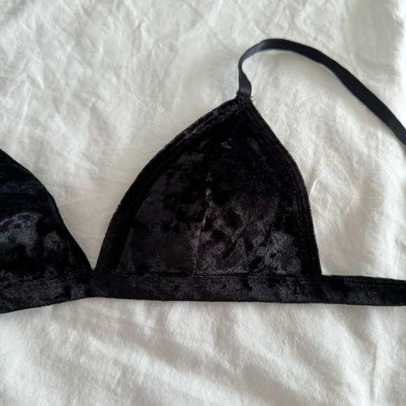 Dynamite black velour bralette - Picture 3 of 8